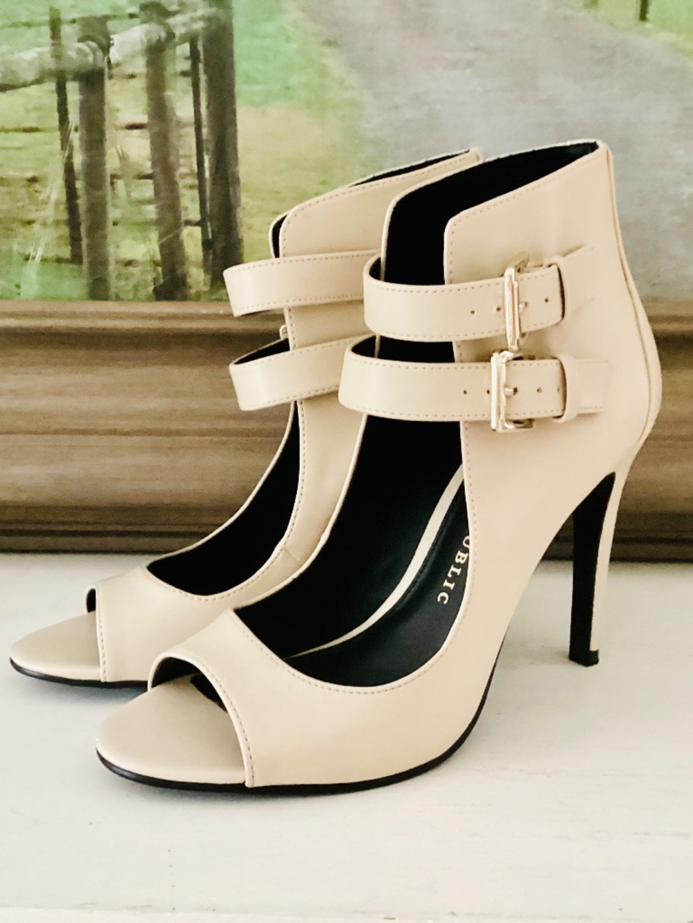Rock Republic Stilettos Woman’s 7 M Tan Open Toe Double Ankle Buckle High Heels